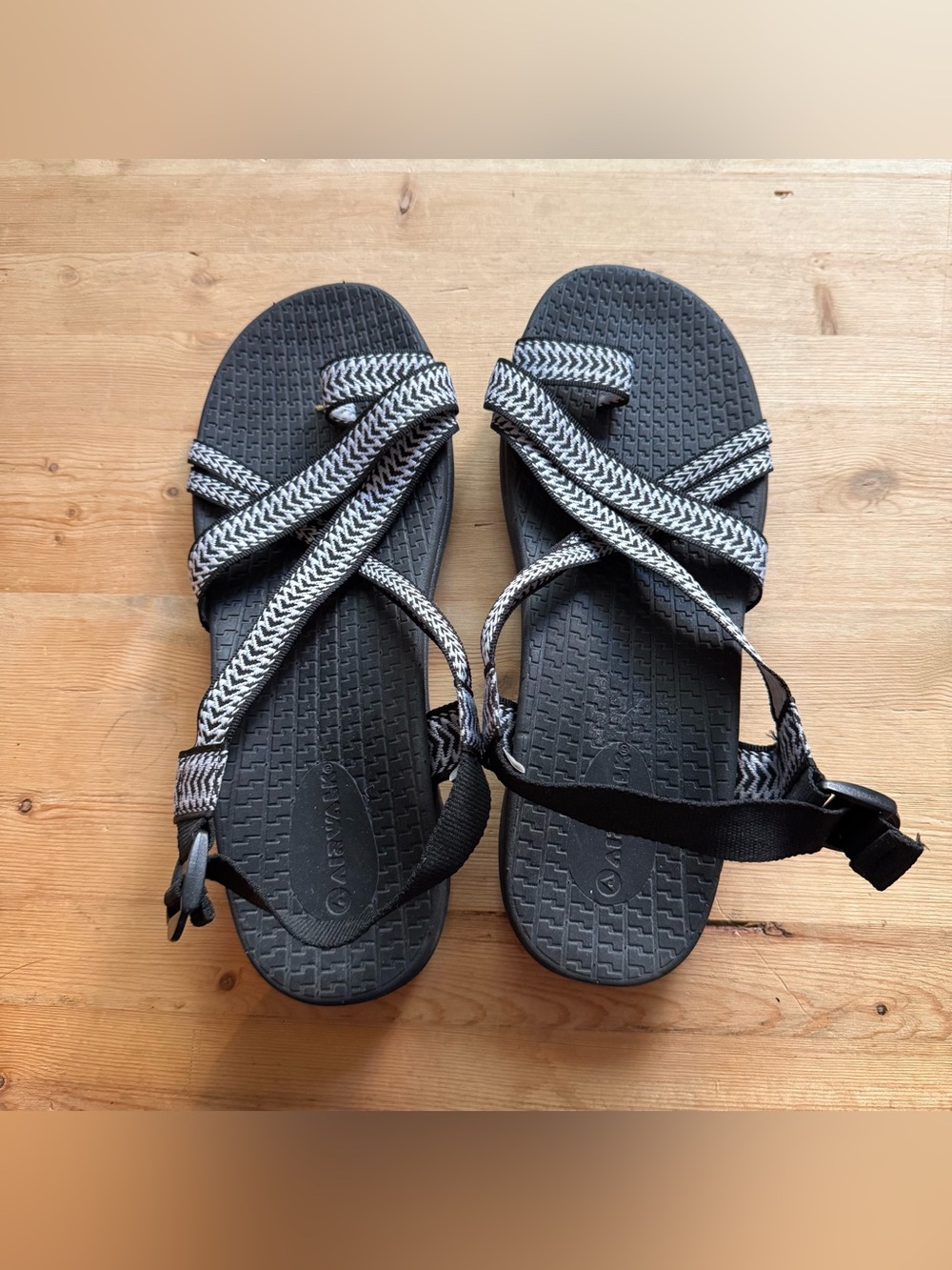 Unisex Black & White Striped Outdoor Sport Sandals